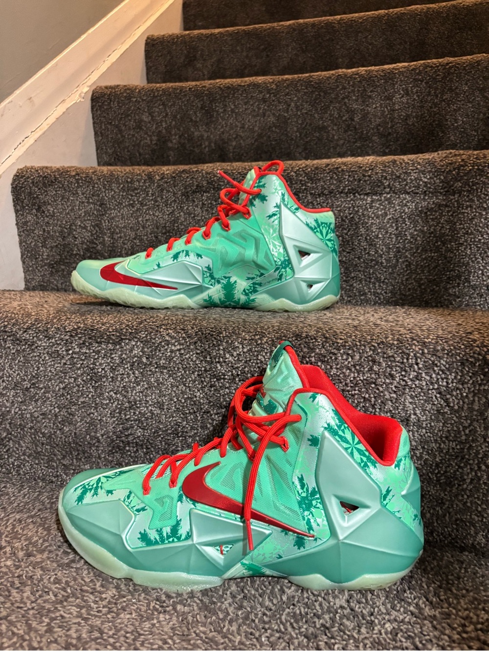 Nike LeBron 11 'Christmas' authentic